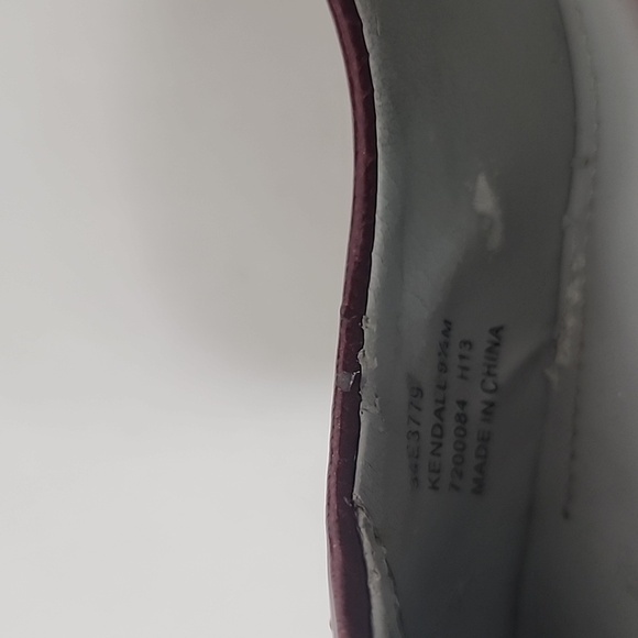 Calvin Klein Kendall Burgundy Patent leather Lizard Embossed Heels Size 9.5 - Picture 13 of 13